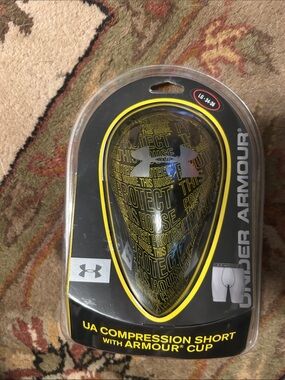 Under Armour Black and Yellow Protective Armour Cup large 34/36